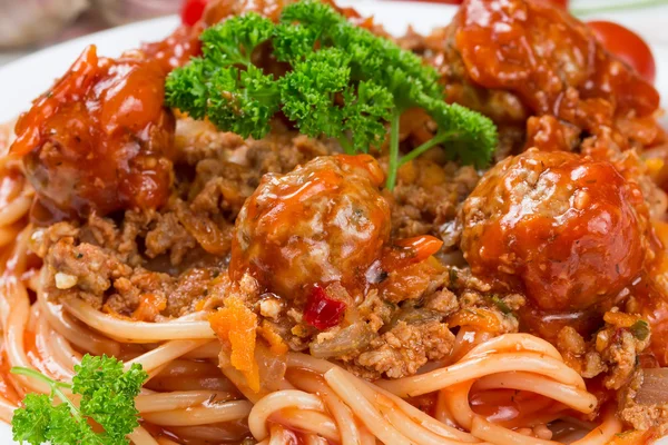 Italian dish spaghetti bolognese with beef meatballs — Stock Photo, Image