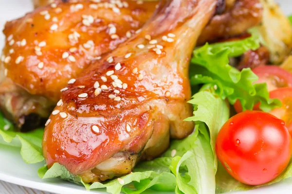 Grilled chicken legs — Stock Photo, Image