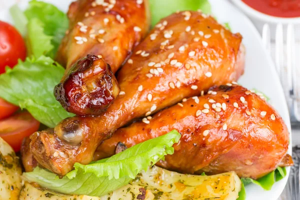 Fried chicken legs — Stock Photo, Image