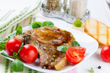 domates ile ızgara et