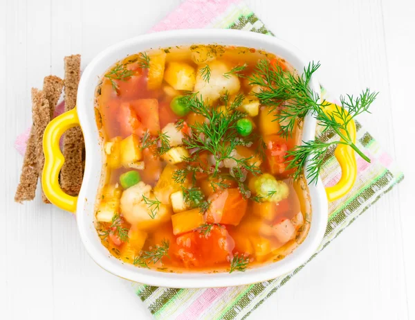 Soup with vegetables and croutons. — Stock Photo, Image