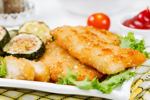 Nuggets de pollo en empanado — Foto de Stock