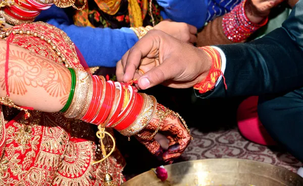 Гра Bride Groom Знаходить Кільцеву Гру Північно Індійській Весільній Шлюбній — стокове фото