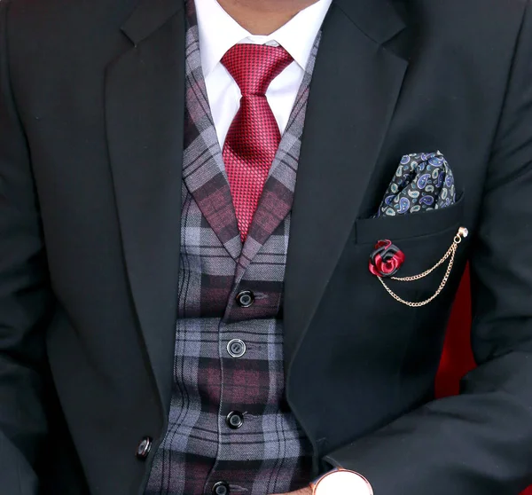 Szczegóły Człowieka Dopasowane Garnitur Kieszeni Kwadrat Krawat Indiach — Zdjęcie stockowe