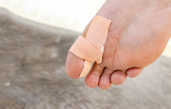 Close Bandage Boy Big Toe Intended Selective Focused — Stock Photo, Image