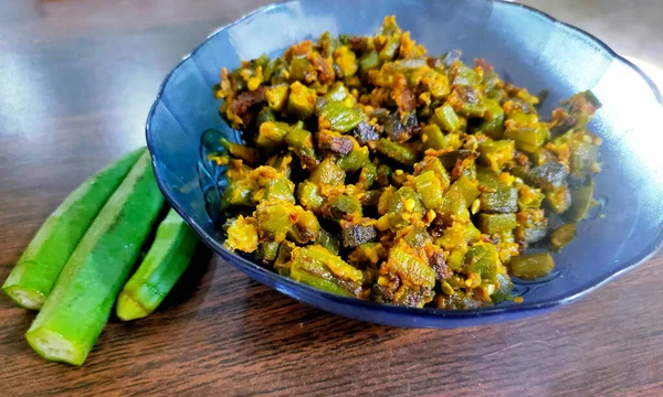 Índio Masala Frito Bhindi Okra Caril Sabji Ladyfinger Foco Seletivo — Fotografia de Stock