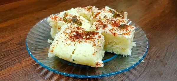 Egy Indiai Gujarati Hagyományos Street Food Khaman Dhokla Snack Készült — Stock Fotó