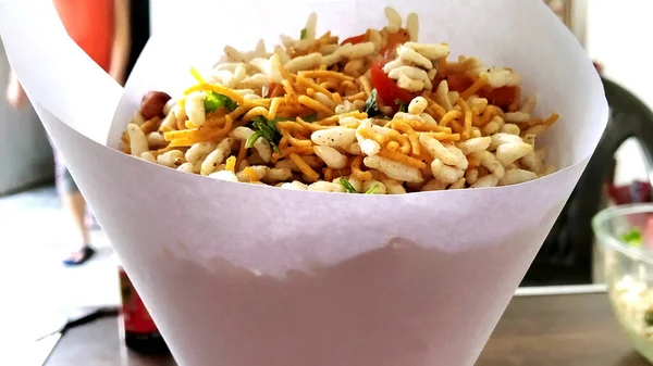 Bhel Poori Indian Road Side Snack Conical Shape Paper Container — Fotografia de Stock
