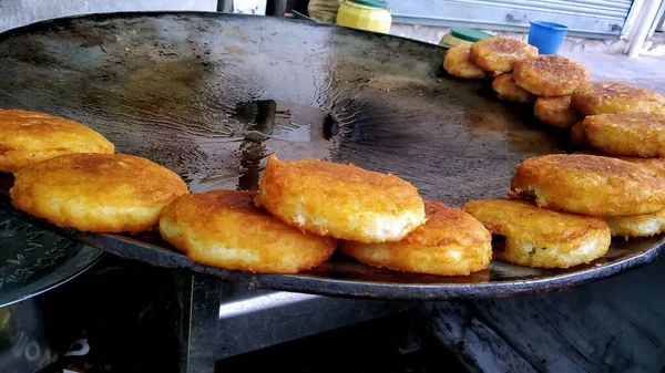 Aloo Tikki Fried Potato Balls Chaat Indian Famous Street Food — Fotografia de Stock