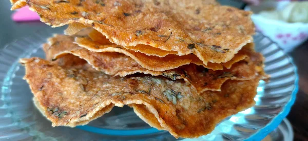 Uma Vista Closup Papad Lanche Indiano Frito Assado Composto Por — Fotografia de Stock