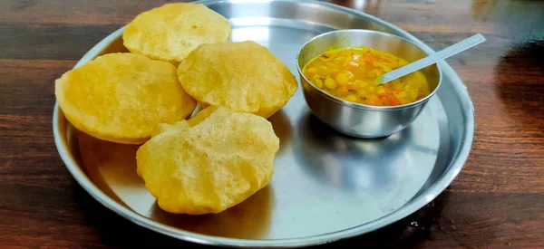 Chole Caseiro Grão Bico Caril Poori Comida Indiana Foco Seletivo — Fotografia de Stock