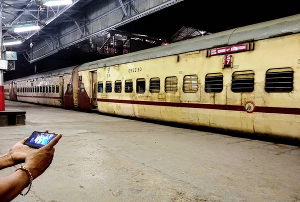 Απρίλιος 2022 Υπηρεσία Επιβατικών Τρένων Στην Ινδία Από Την Indian — Φωτογραφία Αρχείου