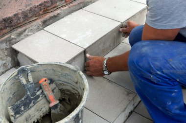 gerçek bir fotoğraf bir kiremit döşenmesi