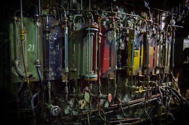 uğursuz endüstriyel kompozisyon