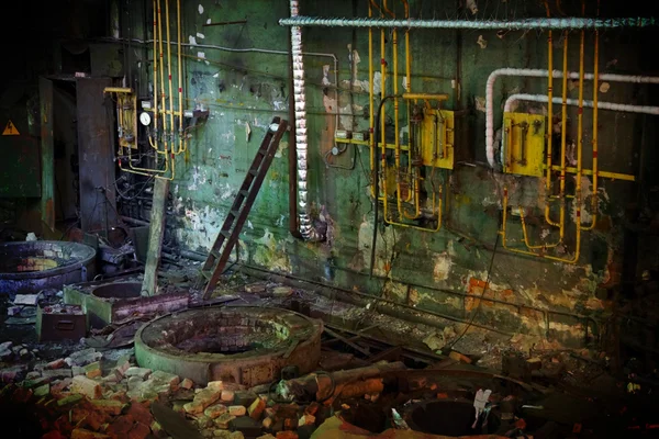 uğursuz endüstriyel kompozisyon