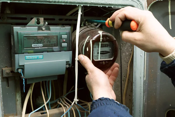 Elektrik Elektrik bir switch onarım