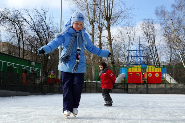 Eislaufen für Kinder — Stockfoto