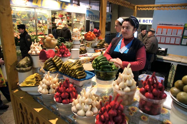 Inlagda grönsaker på marknaden — Stockfoto