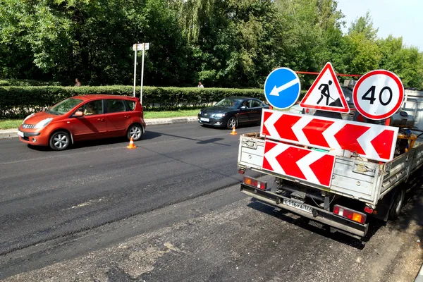 Dopravní značky na opravy silnic — Stock fotografie