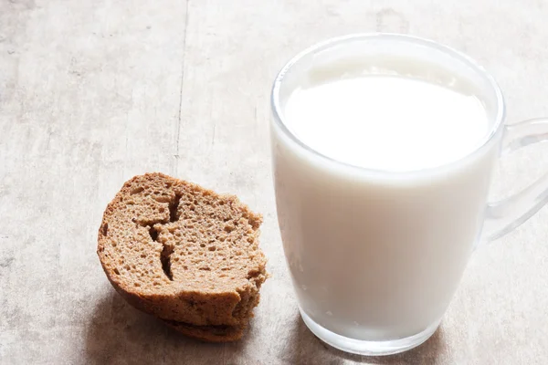 Brot, Milch — Stockfoto