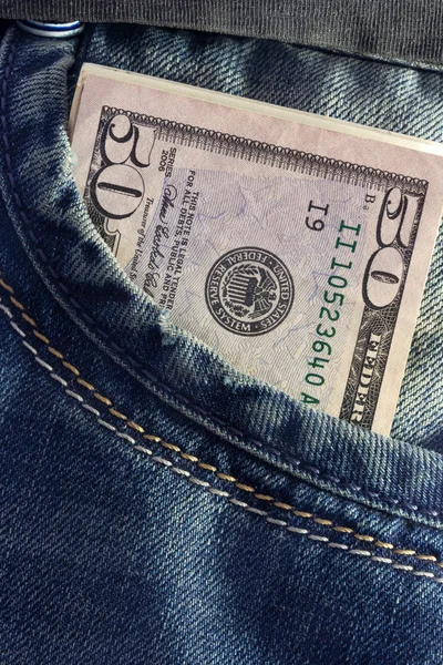 Nam Dolar w kieszeni jeansów — Zdjęcie stockowe