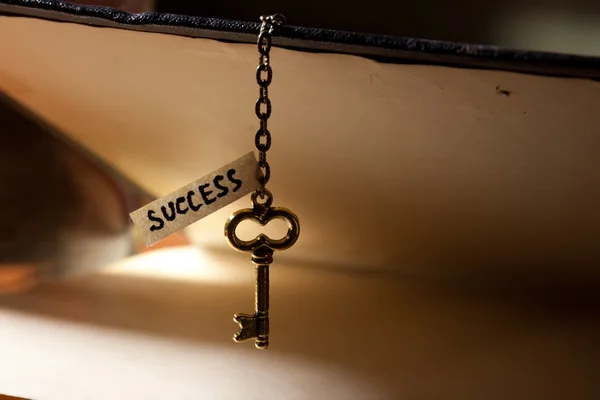 Chave dourada para o sucesso — Fotografia de Stock
