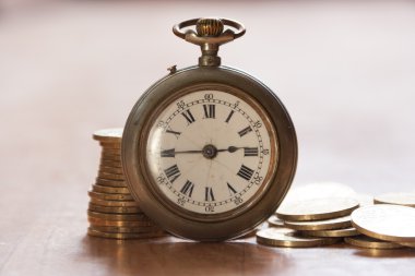 Zaman para kavramıdır.