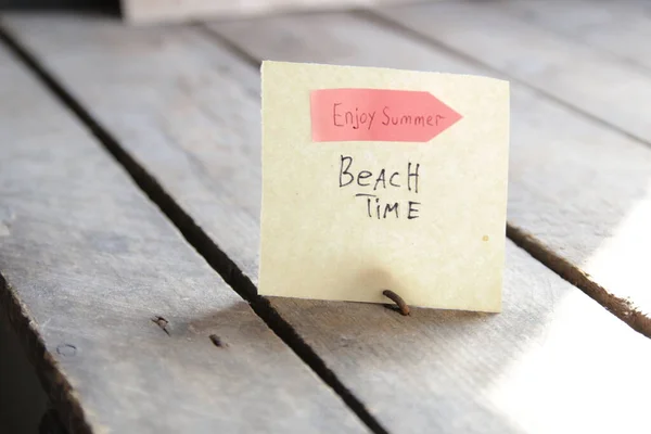 Beach Time Inscription Pointer Creative Summer Concept High Quality Photo — Stockfoto