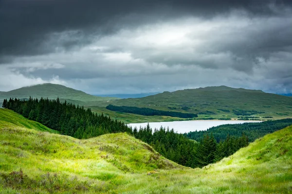Paysage Long West Highland Way Écosse Les Collines Verdoyantes Entourent — Photo