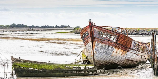 Cementerio Barcos Noirmoutier Grupo Restos Viejos Barcos Pesqueros Madera Amontonan — Foto de Stock