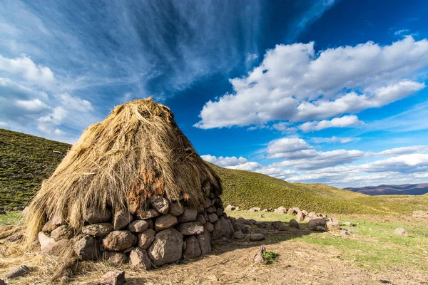 Viajar Lesotho Rondavel Cabaña Tradicional Pastores Basotho — Foto de Stock
