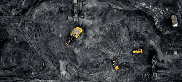 Panorama açık maden ocağı, kömür endüstrisi, hava aracı üst görünümü — Stok fotoğraf