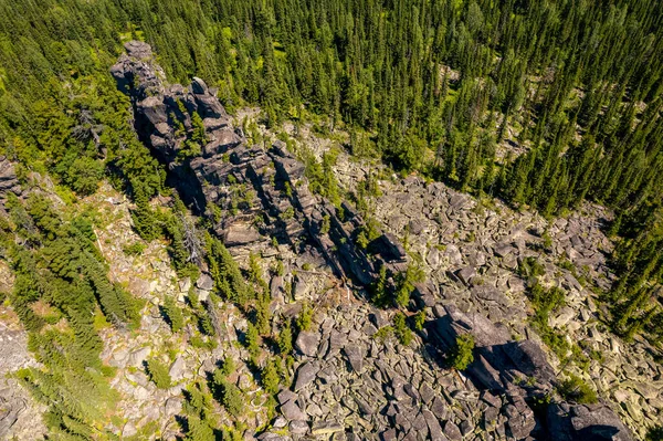 Sheregesh estación de esquí en verano, paisaje en la montaña Mustag, vista aérea región de Kemerovo Rusia —  Fotos de Stock