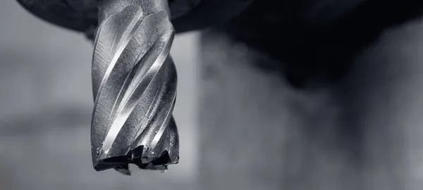 Крупним планом з ЧПУ промисловий ріжучий дриль для металообробки — стокове фото