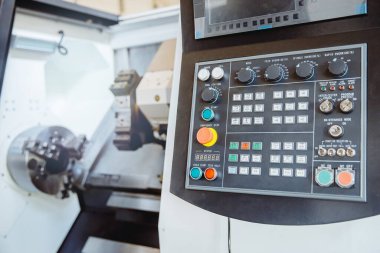 Detaylı makine fabrikası için CNC Endüstriyel sondaj robotu. El emeği otomasyonu, modern teknolojiler