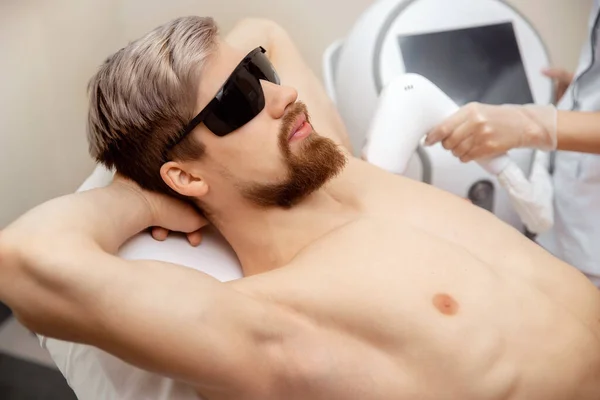 Banner Men axila Epilação laser procedimento de remoção de cabelo — Fotografia de Stock