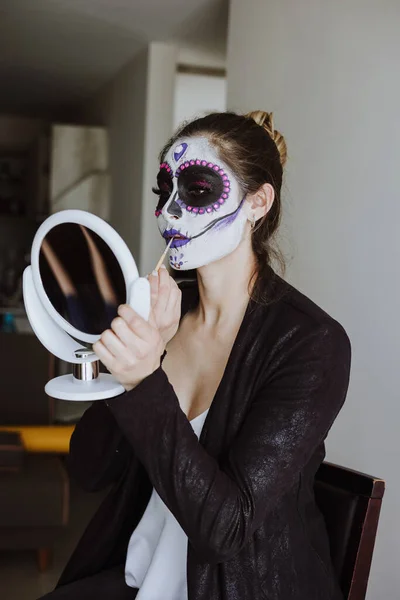 Mexicaanse Catrina Jonge Latijnse Vrouw Die Zich Opmaakt Een Traditioneel — Stockfoto