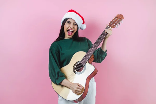 Retrato Jovem Mulher Latina Segurando Música Guitarra Com Espaço Cópia — Fotografia de Stock
