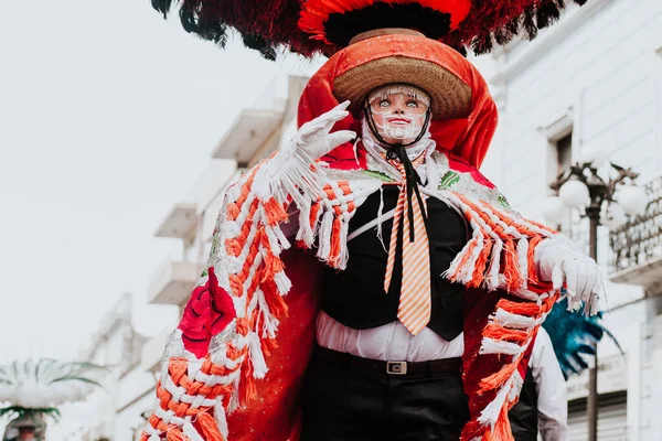 Huehue Meksyk Meksykański Tancerz Karnawałowy Tradycyjnym Stroju Ludowym Masce Ameryce — Zdjęcie stockowe