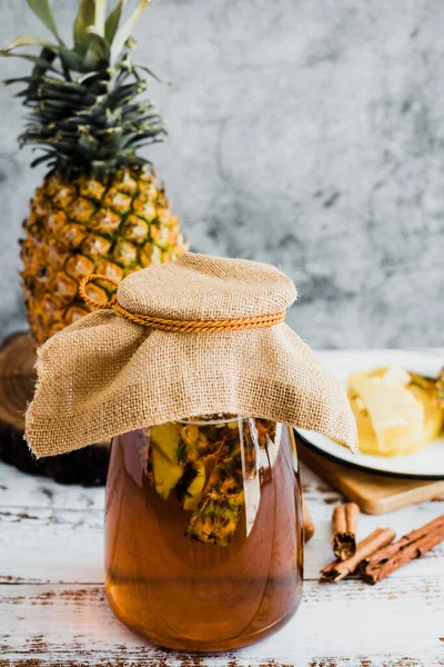 Tepache Bebida Fermentada Mexicana Elaborada Con Piña Panela Canela Tradicional — Foto de Stock