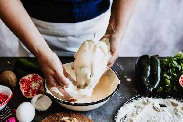 Cooking Mexican Battered Chiles Nogada Recipe Woman Hands Poblano Chili — Stock fotografie