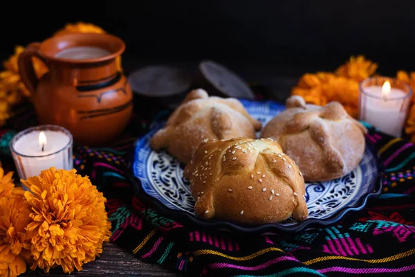 Pane Messicano All Altare Con Teschio Zucchero Cioccolata Calda Cibo — Foto Stock