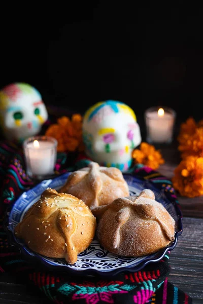 Pan Mexicano Altar Con Calavera Azúcar Chocolate Caliente Comida Tradicional — Foto de Stock