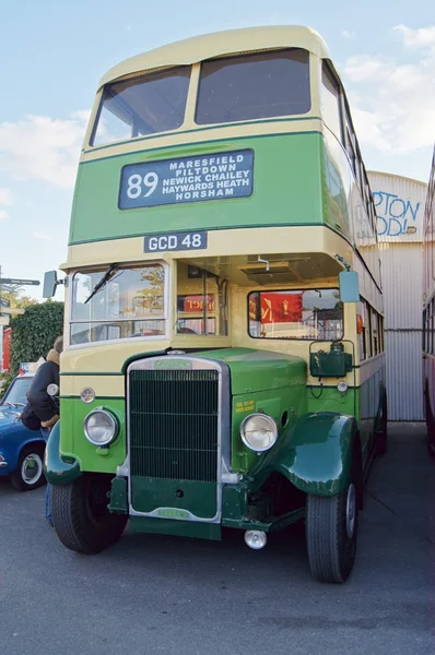 Vintage kırsal Çift katlı otobüs — Stok fotoğraf