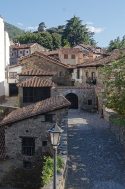 terracotta çatılı evler