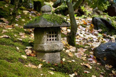 Japon bahçe türbe
