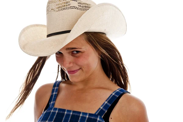 Милая девочка-подросток в соломенной ковбойской шляпе — стоковое фото