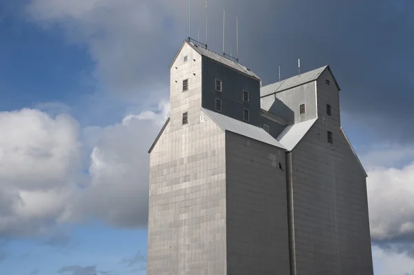 Зерновой лифт — стоковое фото