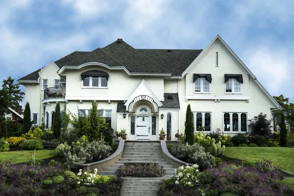 Exterior of white stucco luxury house — Stock Photo, Image