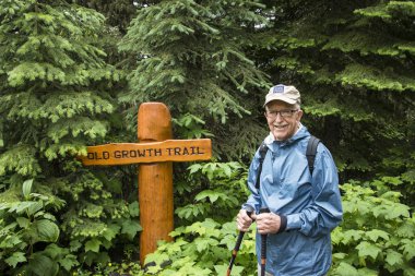 üst düzey etkin adam Hiking